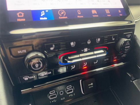 Used 2024 Jeep Grand Cherokee L Limited w/ Luxury Tech Group II image 71