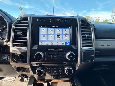 Used 2017 Ford F350 Platinum w/ Platinum Ultimate Package image 17