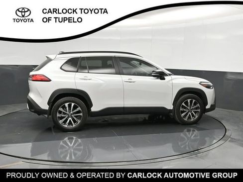 Used 2025 Toyota Corolla Cross XLE w/ Convenience Package image 4