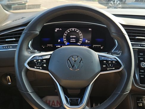 Used 2022 Volkswagen Tiguan SE R-Line AWD/4WD image 18