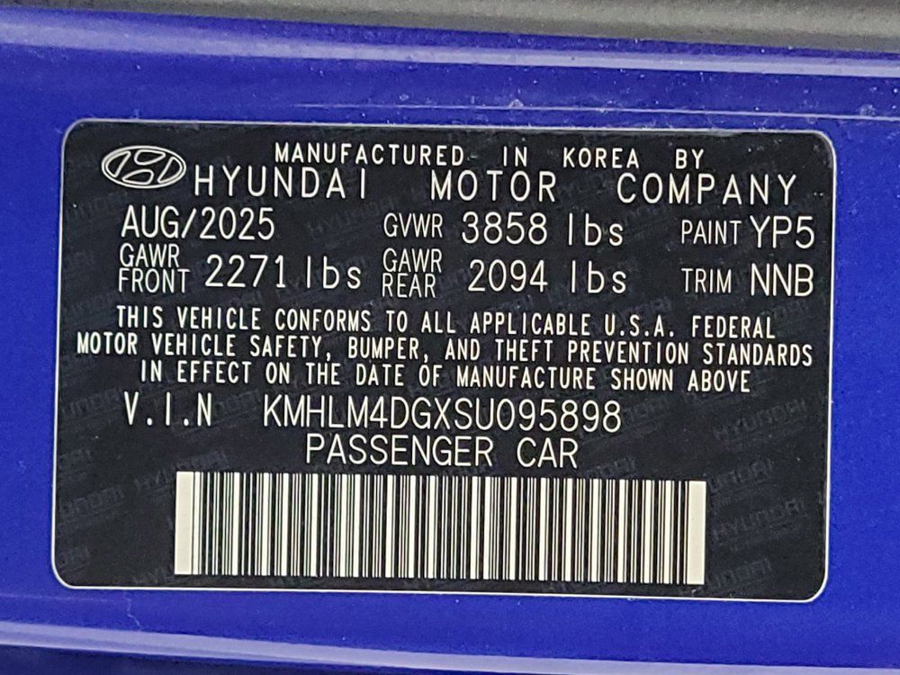 Used 2025 Hyundai Elantra Sport FWD image 33
