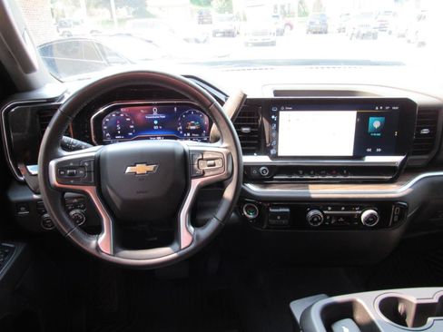Used 2024 Chevrolet Silverado 3500 LT AWD/4WD image 5