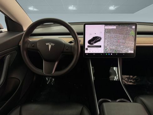 Used 2020 Tesla Model 3 Standard Range image 24