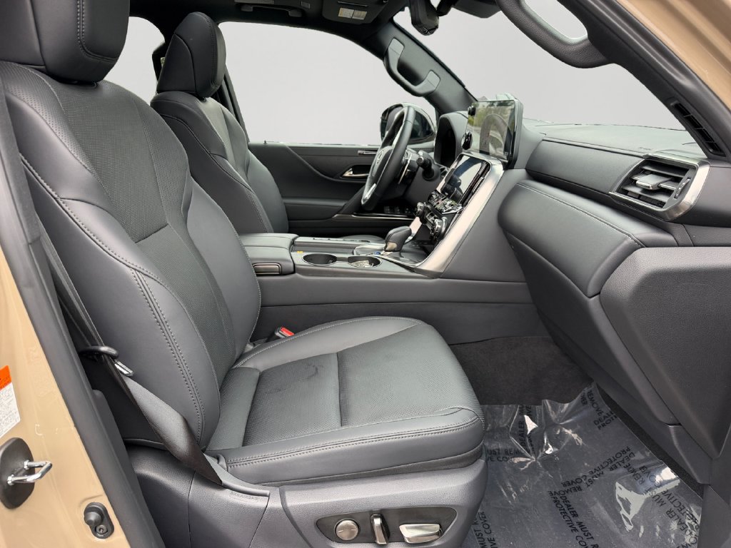 Certified 2025 Lexus LX 700h Overtrail AWD/4WD image 10