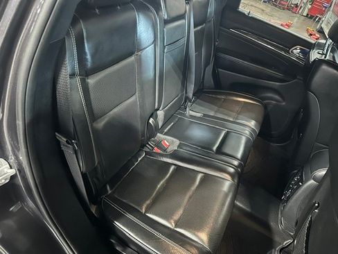 Used 2017 Jeep Grand Cherokee Overland AWD/4WD image 16