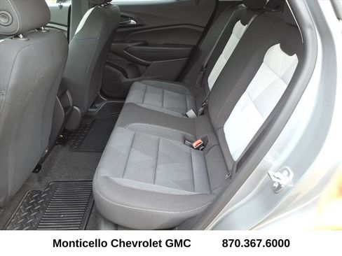 Used 2025 Chevrolet Trax LS w/ Driver Confidence Package image 7