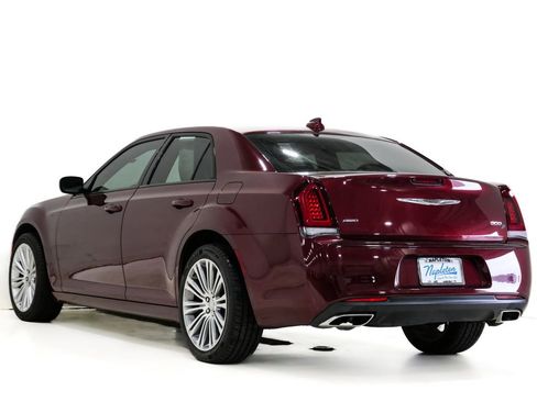 Certified 2019 Chrysler 300 S image 8