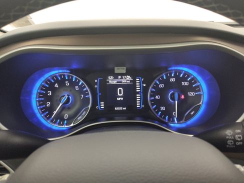 Used 2023 Chrysler Voyager LX image 23