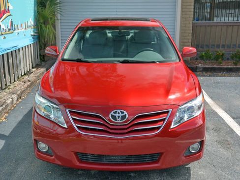 Used 2011 Toyota Camry XLE FWD image 3