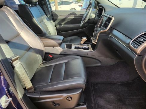 Used 2017 Jeep Grand Cherokee Limited image 9