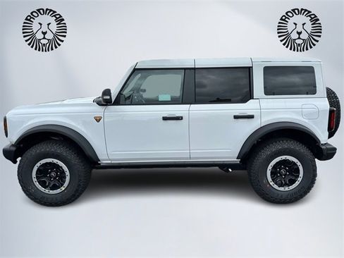 New 2025 Ford Bronco Badlands image 8