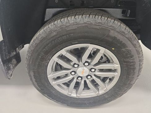 New 2025 Chevrolet Colorado LT w/ LT Convenience Package image 33