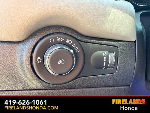 Used 2021 Dodge Durango R/T w/ Blacktop Package AWD/4WD image 22