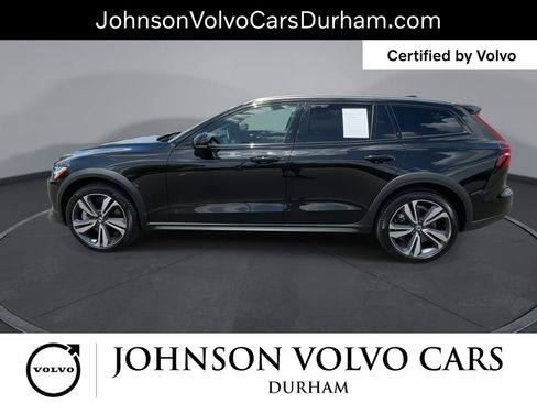 Used 2025 Volvo V60 B5 Cross Country Plus AWD/4WD image 6