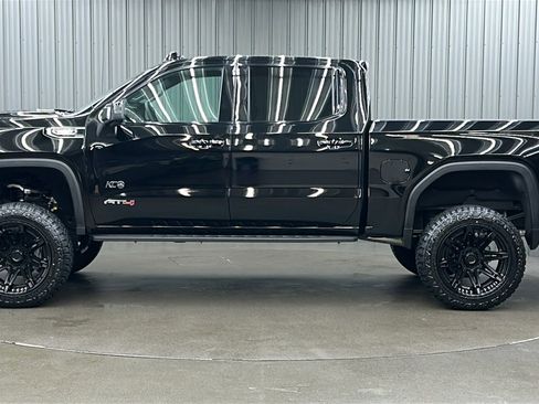 Used 2025 GMC Sierra 1500 AT4 w/ AT4 Premium Package image 2