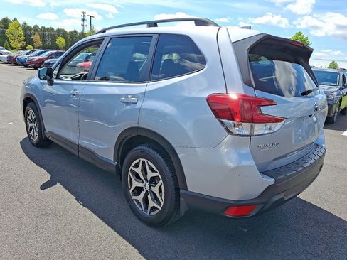 Used 2021 Subaru Forester Premium AWD/4WD image 5