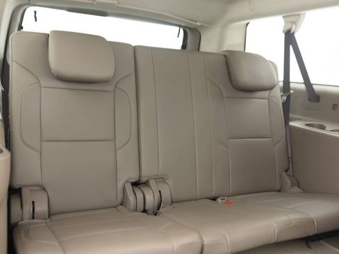 Used 2018 GMC Yukon XL SLT w/ Premium Edition AWD/4WD image 32