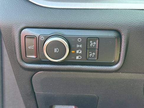 Used 2023 Ford Explorer XLT w/ Equipment Group 202A AWD/4WD image 29
