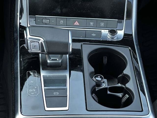 Used 2023 Audi Q7 3.0T Premium w/ Convenience Package AWD/4WD image 21