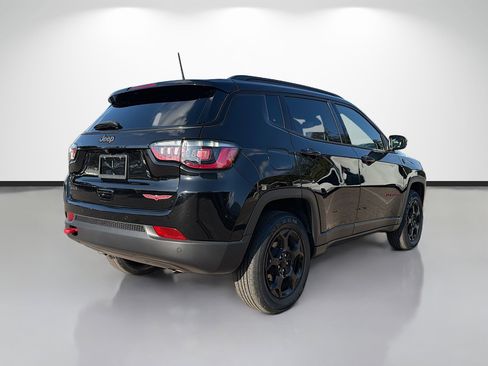 Used 2023 Jeep Compass Trailhawk image 3
