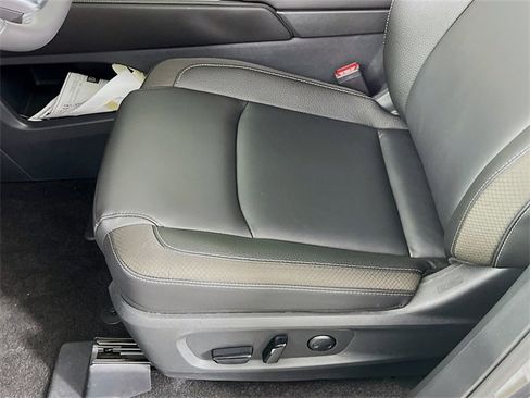 New 2025 Nissan Pathfinder SL image 19