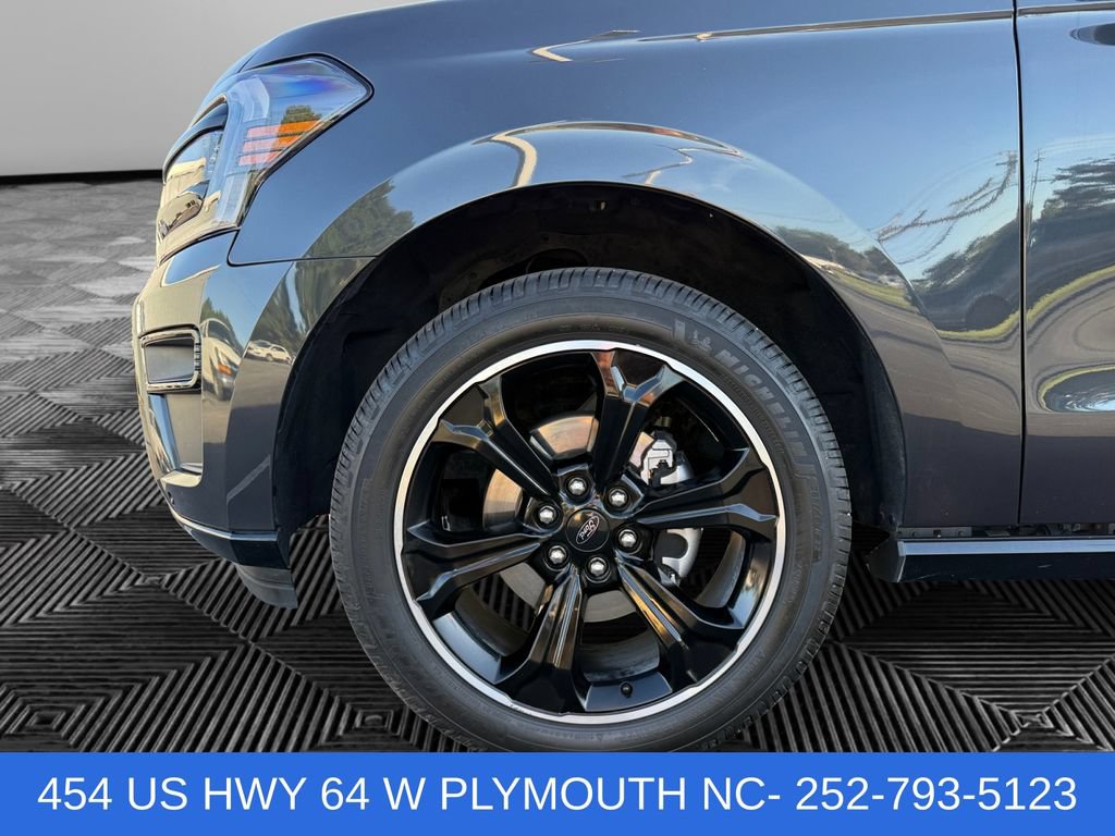 Used 2023 Ford Expedition Limited AWD/4WD image 14