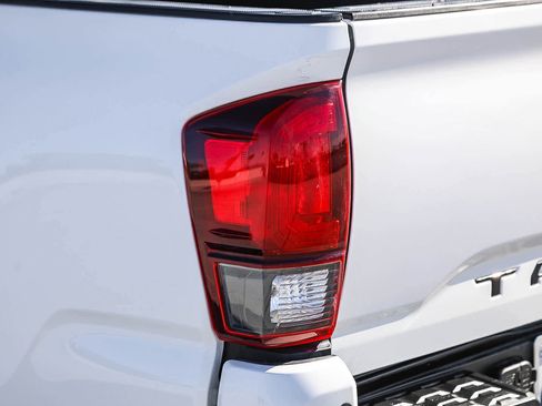 Certified 2020 Toyota Tacoma SR5 image 10