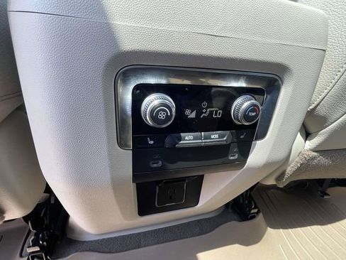 Certified 2021 GMC Yukon Denali w/ Denali Premium Package AWD/4WD image 12
