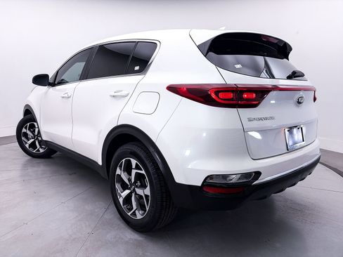 Certified 2022 Kia Sportage LX FWD image 2