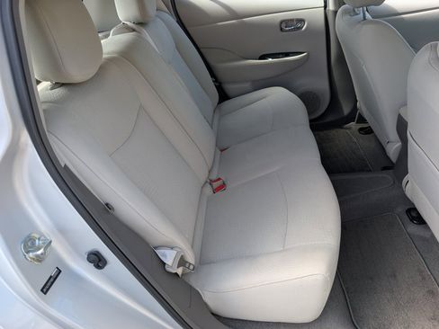 Used 2011 Nissan Leaf SL FWD image 5