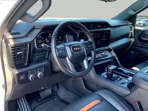 Used 2022 GMC Sierra 1500 AT4 w/ Technology Package AWD/4WD image 16