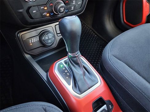 Used 2022 Jeep Renegade Trailhawk image 27