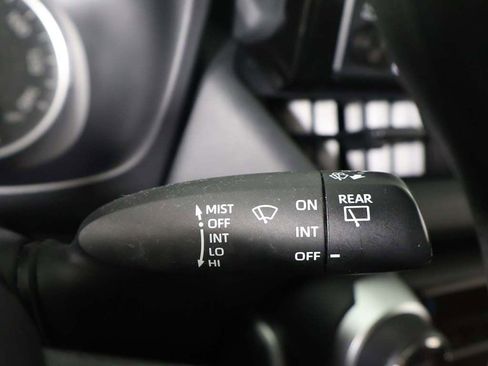 Used 2022 Toyota RAV4 LE AWD/4WD image 35