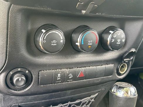 Used 2012 Jeep Wrangler Unlimited Sport image 18