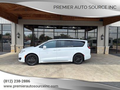 Used 2020 Chrysler Pacifica Touring-L w/ Advanced Safetytec Group