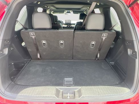 Used 2025 Honda Pilot TrailSport image 27