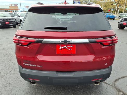 Used 2022 Chevrolet Traverse LT image 5