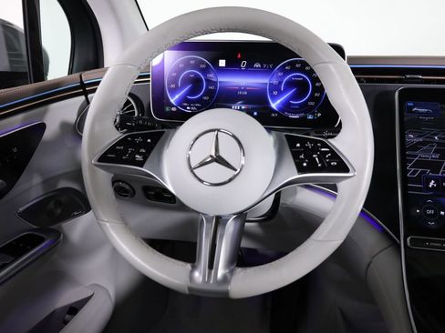 Used 2023 Mercedes-Benz EQE 350+ 4MATIC SUV w/ Exclusive Trim Package image 34