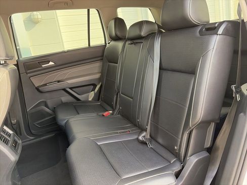 Used 2021 Volkswagen Atlas SE image 12