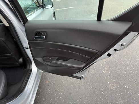 Used 2013 Acura ILX w/ Premium Package image 19