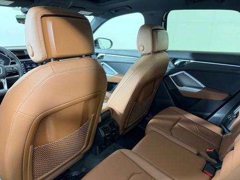 Certified 2025 Audi Q3 2.0T Premium Plus w/ Premium Plus Package image 24