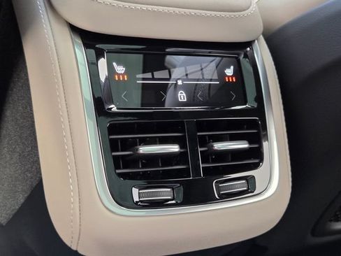 New 2026 Volvo XC90 B6 Plus w/ Protection Package Premier AWD/4WD image 14