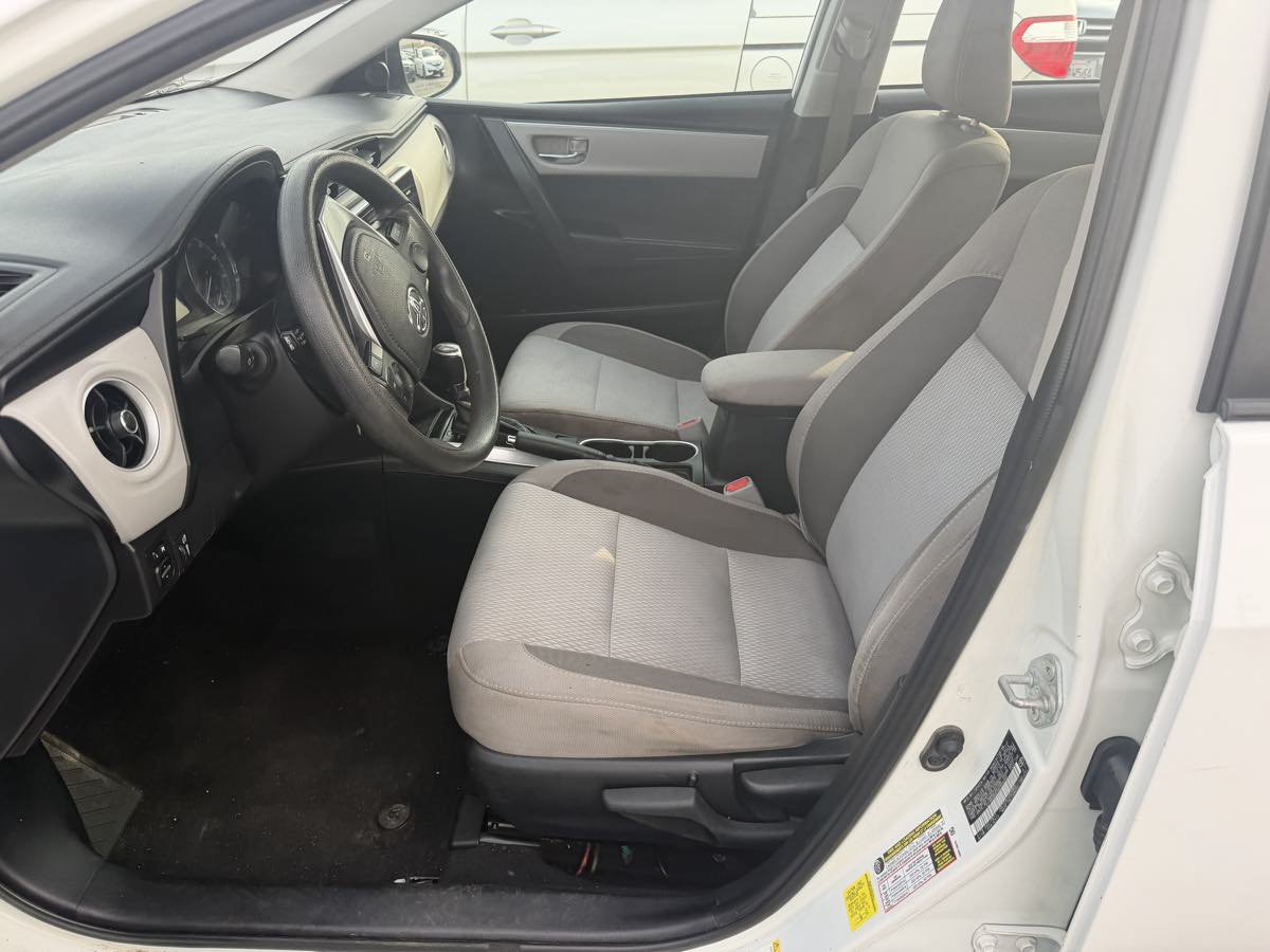 Used 2017 Toyota Corolla LE FWD image 18
