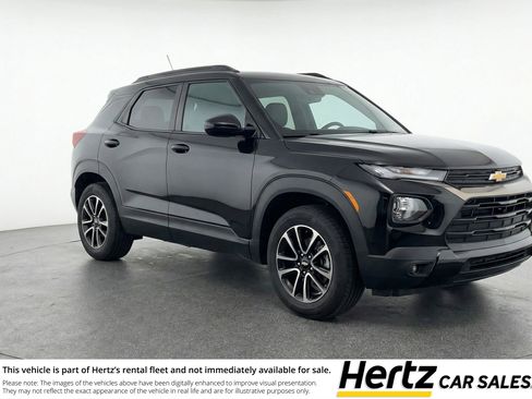 Used 2025 Chevrolet TrailBlazer LT FWD image 1