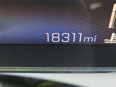 Certified 2025 Chevrolet Trax LT w/ LT Convenience Package image 23