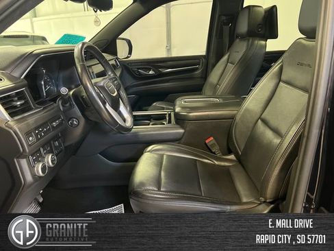 Used 2021 GMC Yukon Denali w/ Denali Premium Package AWD/4WD image 18