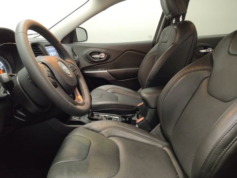 Used 2021 Jeep Cherokee Latitude Lux w/ Comfort/Convenience Group image 17