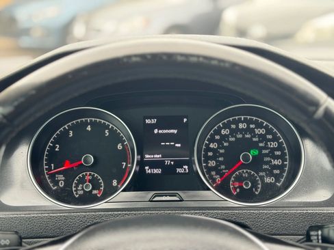 Used 2018 Volkswagen Golf S image 21