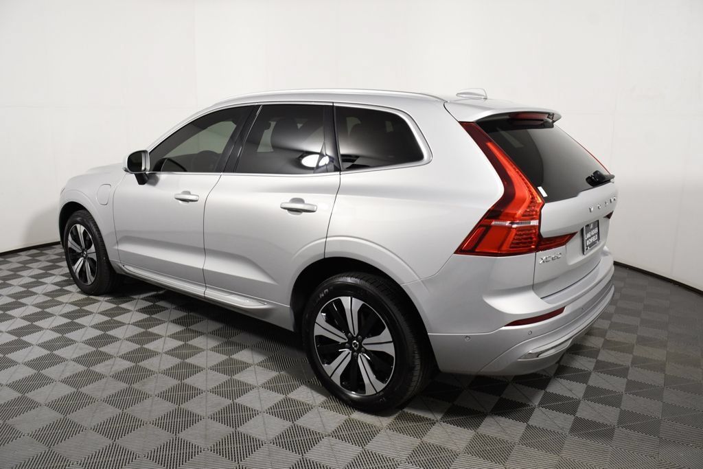 Used 2023 Volvo XC60 T8 Plus AWD/4WD image 3