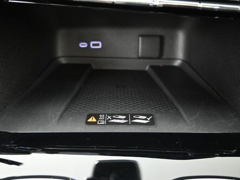 Used 2025 Chevrolet Traverse High Country w/ LPO, Floor Liner Package AWD/4WD image 32